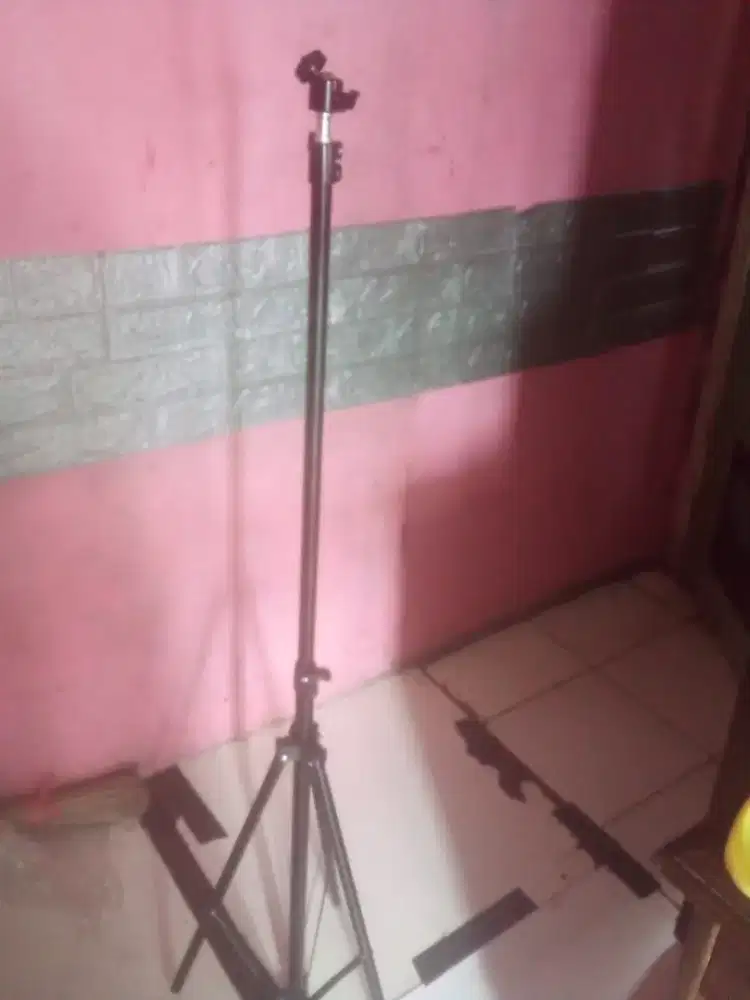 Tripod lampu live