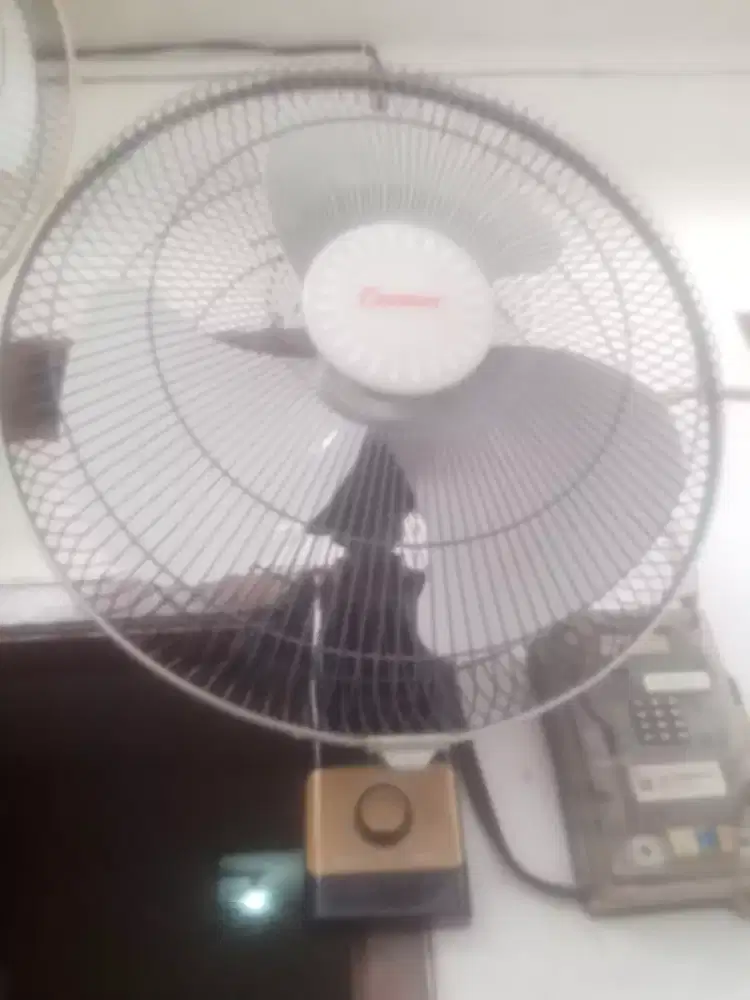 Kipas angin dinding 16 inch cosmos normal siap pakai nego tipis