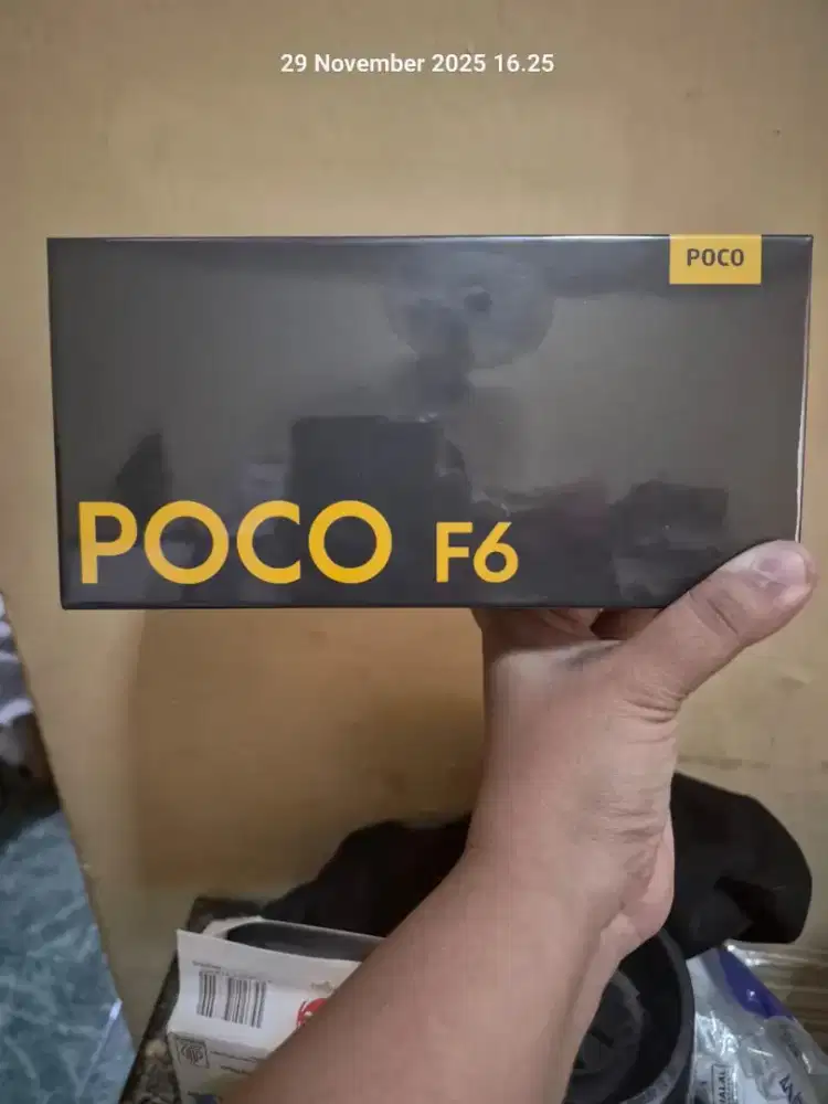 POCO F6 12/512 WARNA HITAM