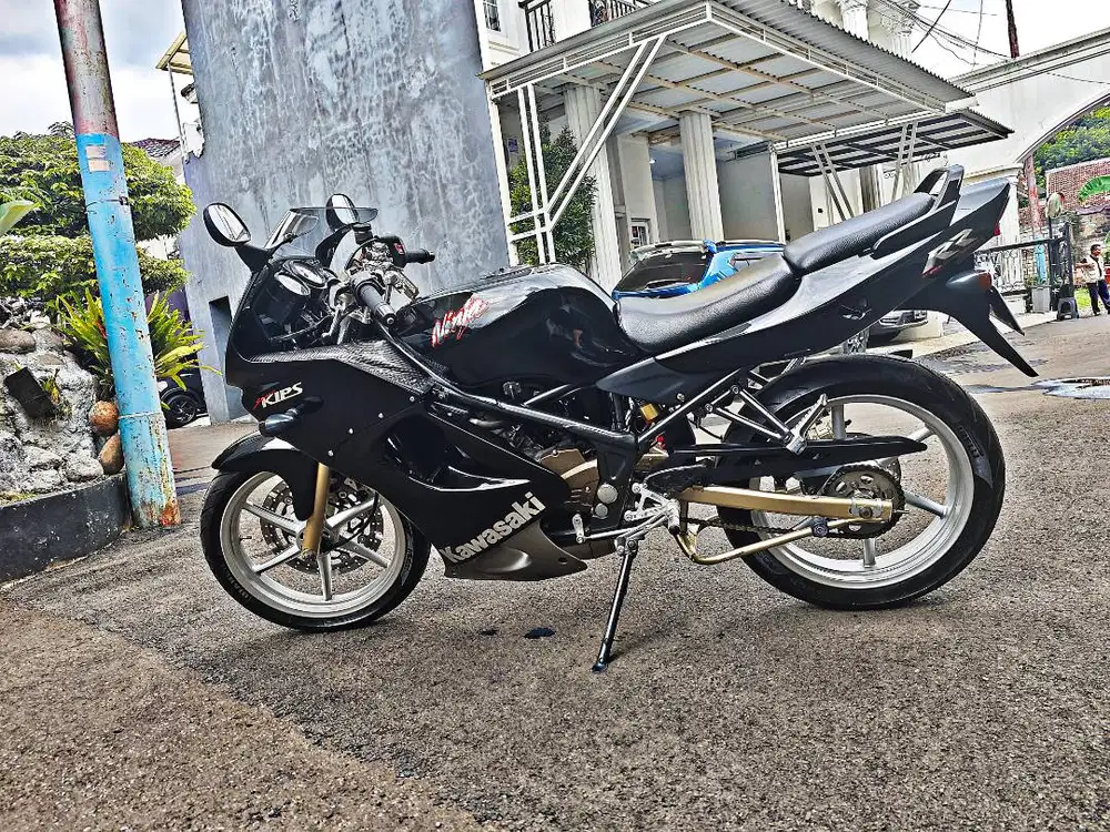 Dijual Kawasaki Ninja RR 2011 Hitam Original