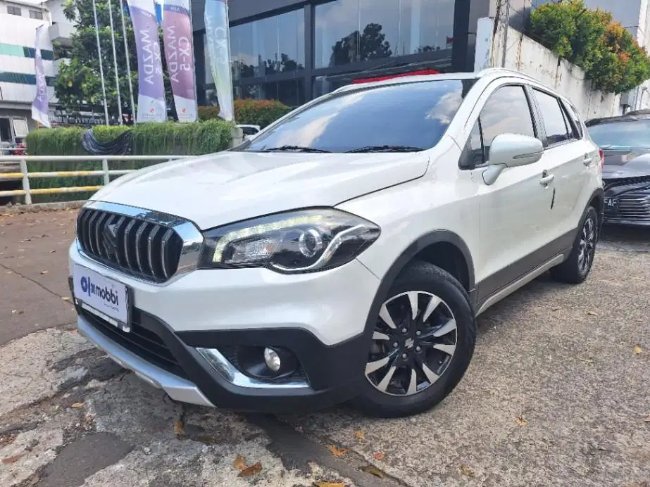 LOW DP Suzuki SX4 1.5 S-Cross Bensin-AT 2018 TVV