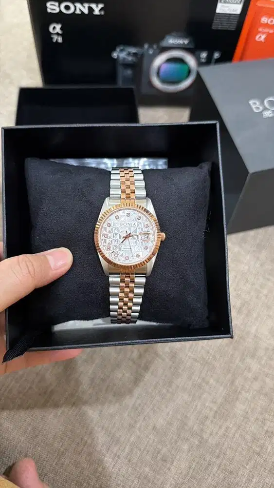 Jam tangan BONIA noble white monogram