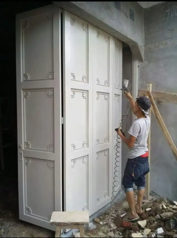 Pintu Henderson bergaransi awet