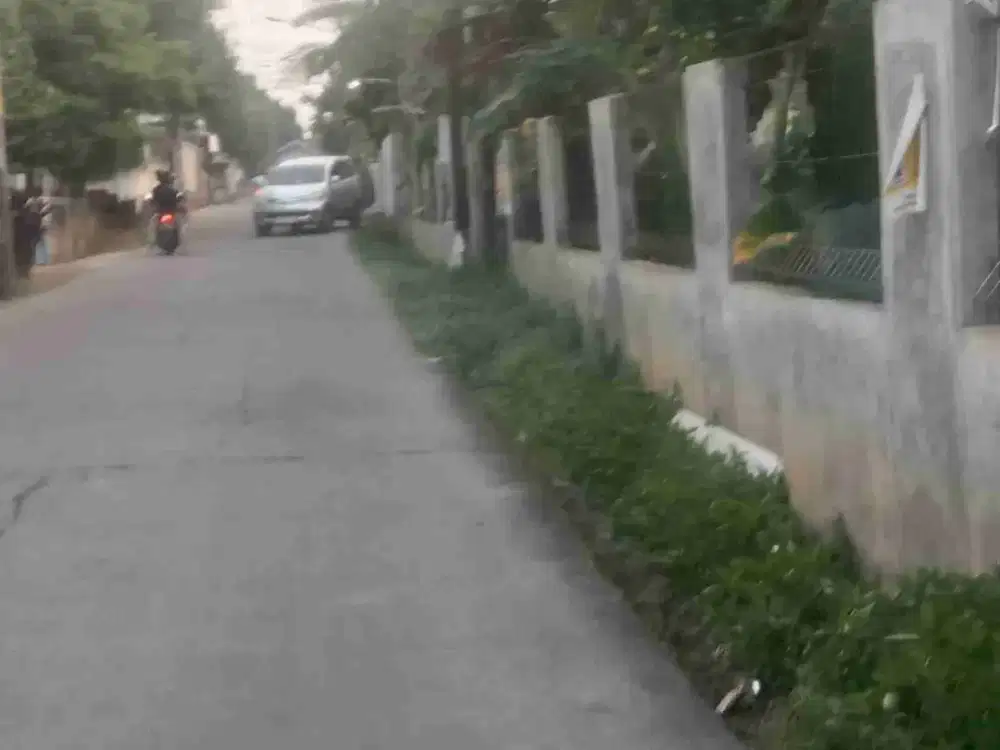 Di Jual Butuh Turun Harga Tanah Strategis Cocok untuk Rumah kos 5 menit ke Stasiun KRL Depok dan Universitas Indonesia