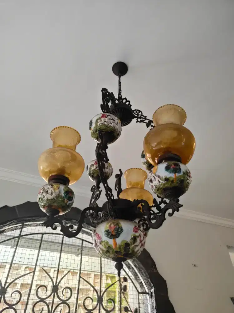 Lampu cabang tiga antik