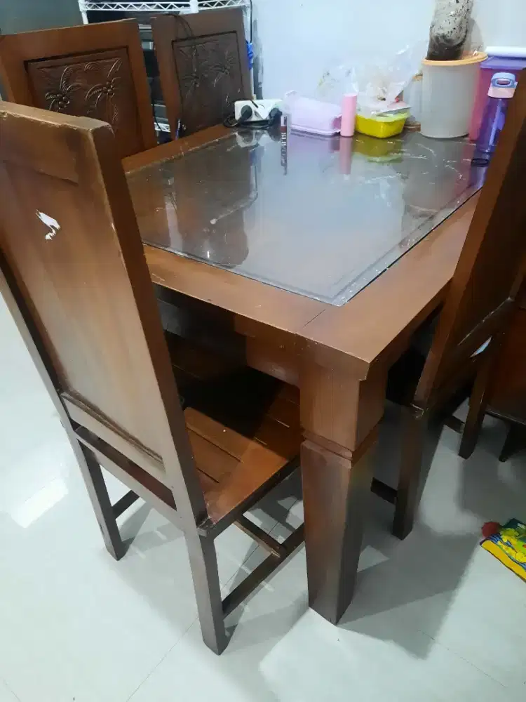 Meja makan kayu jati