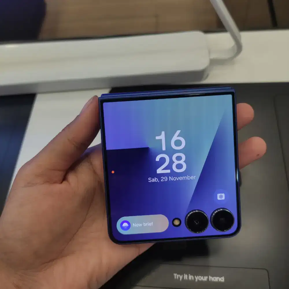 Credit Hp Galaxy z Slip7