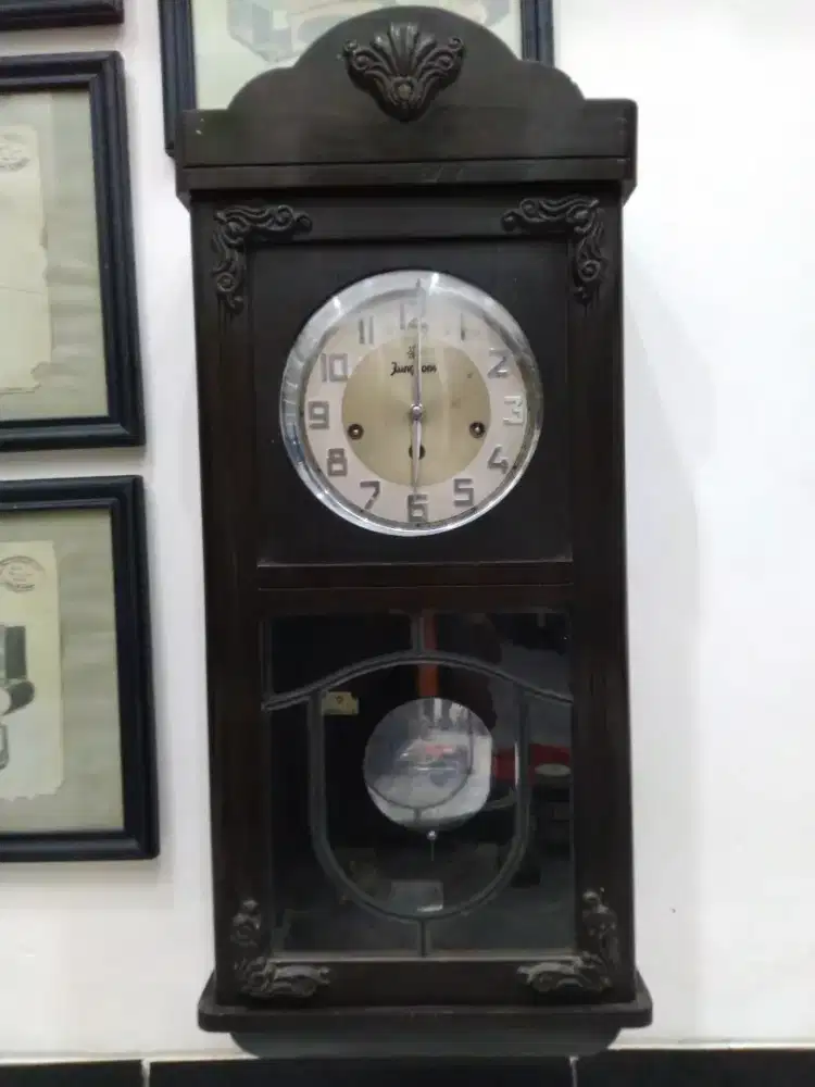 Jam dinding antik Junghans lubang 3