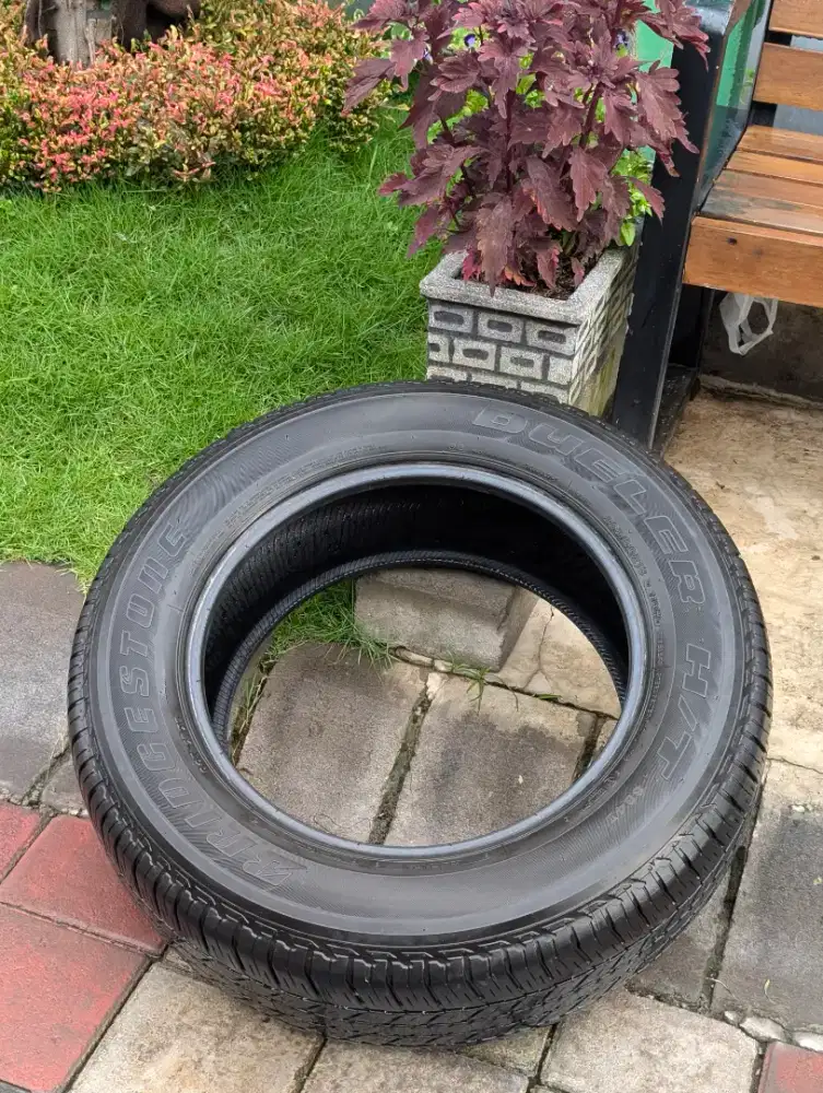 Ban brigestone dueler R18 265/60 ex pajero, cocok untuk fortuner