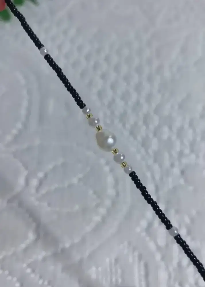 Gelang mutiara perempuan