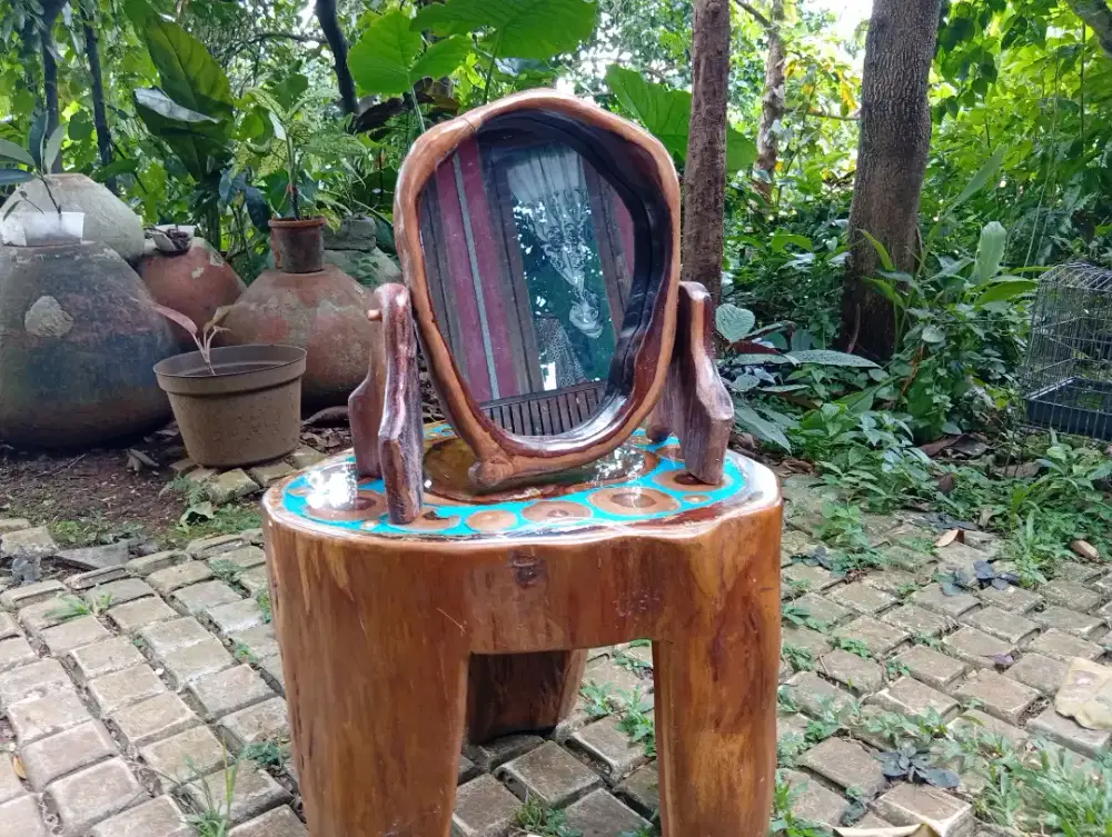 Kaca Rias Meja Kayu Jati