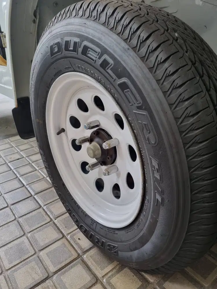 Velg ori Jimny katana plus ban bridgestone copotan