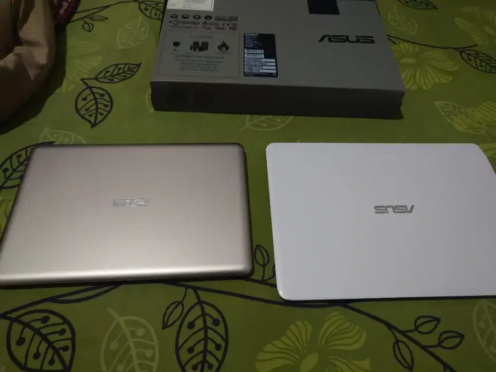 2laptop simpanan eks kantor 2jt 2laptop