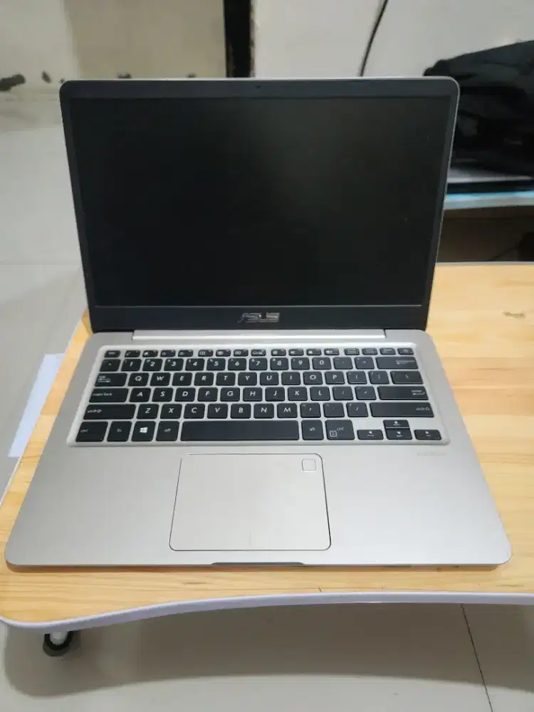 Dijual LAPTOP 14 inch Vivobook S410UN