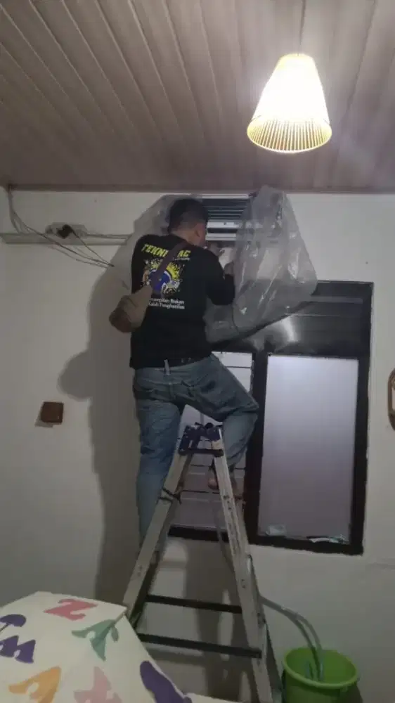 Service perbaikan AC