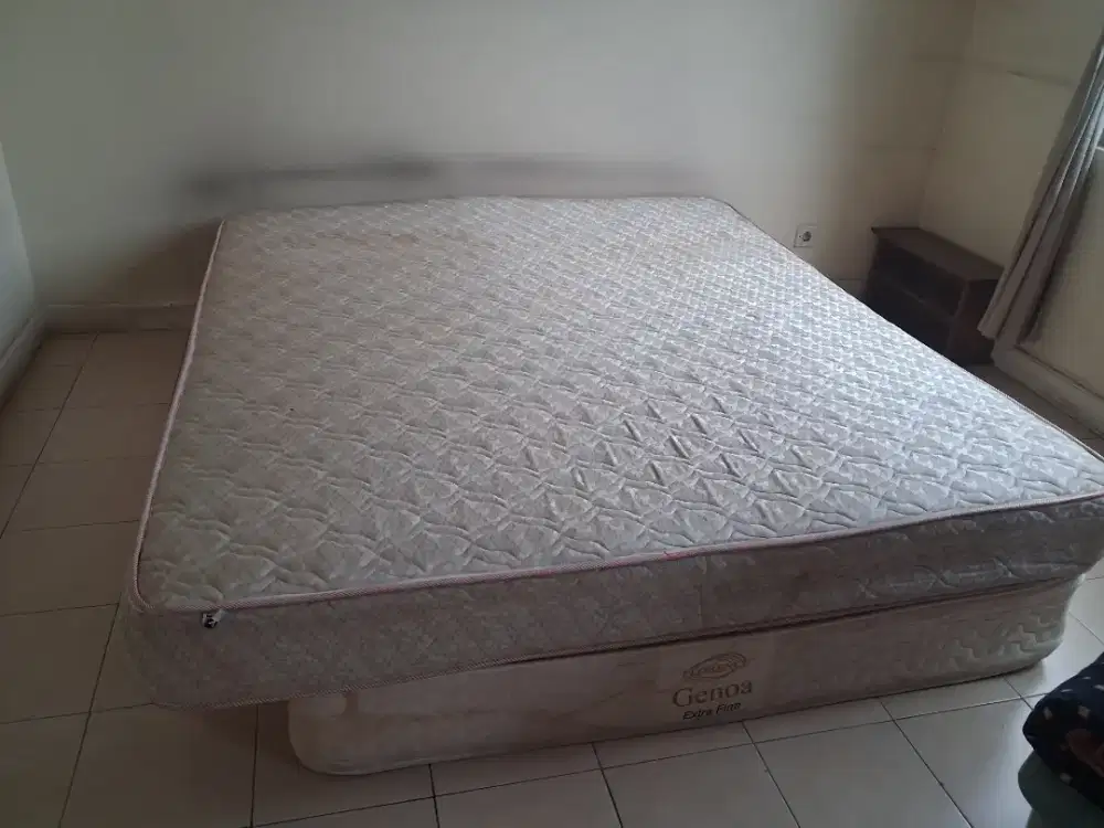 Jual cepat dan murah kadur spring bed  .merek  florence dan airland