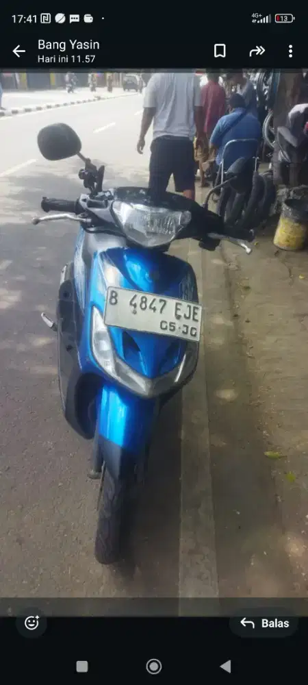 Motor Mio warna biru