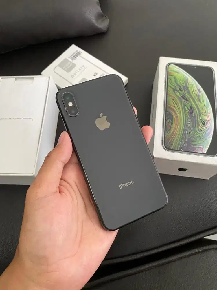 iPhone Xs 64GB All Oprator