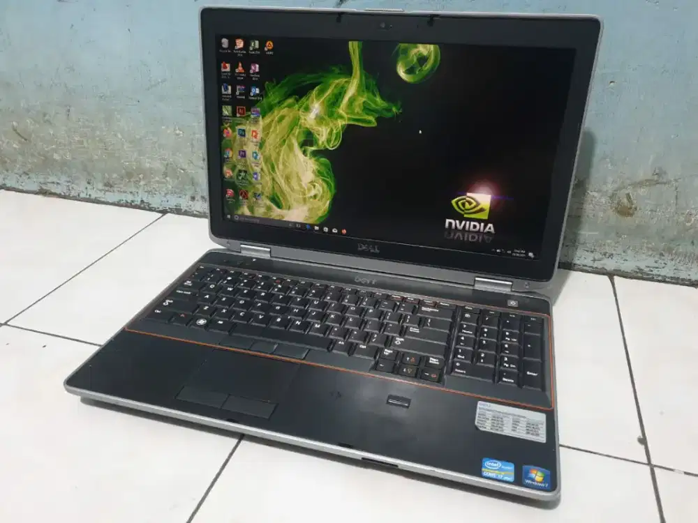 Dell i7 Dual Vga Nvidia Ram8gb Ssd128gb Layar 15,6 Tinggal Pakai