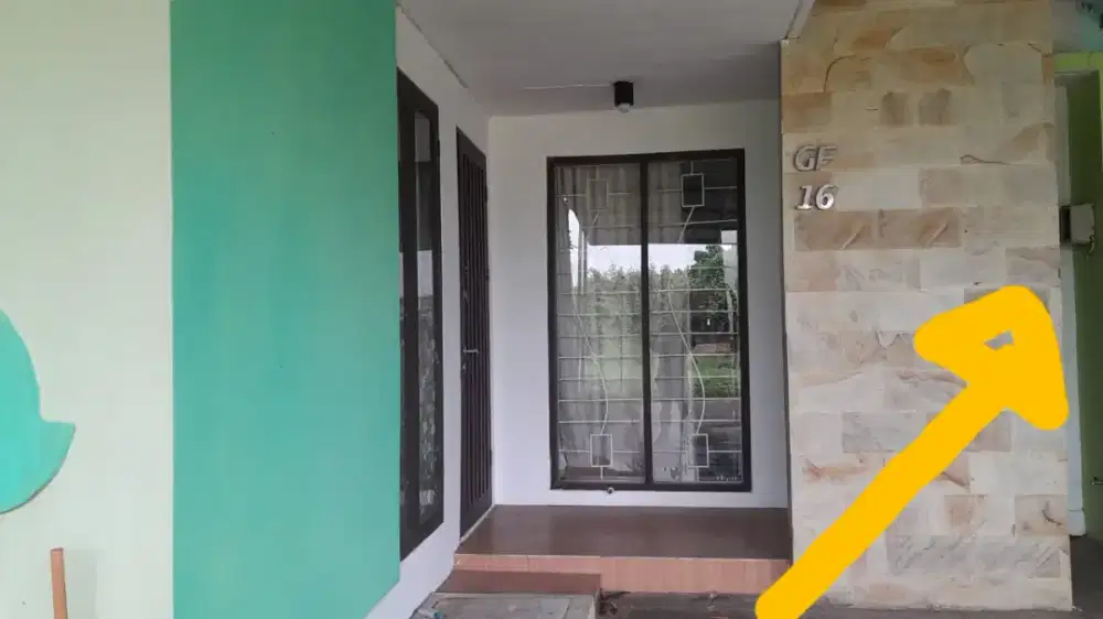 Disewakan rumah strategis  tahunan tanpa PARANTARa  murah Rp 33 JT