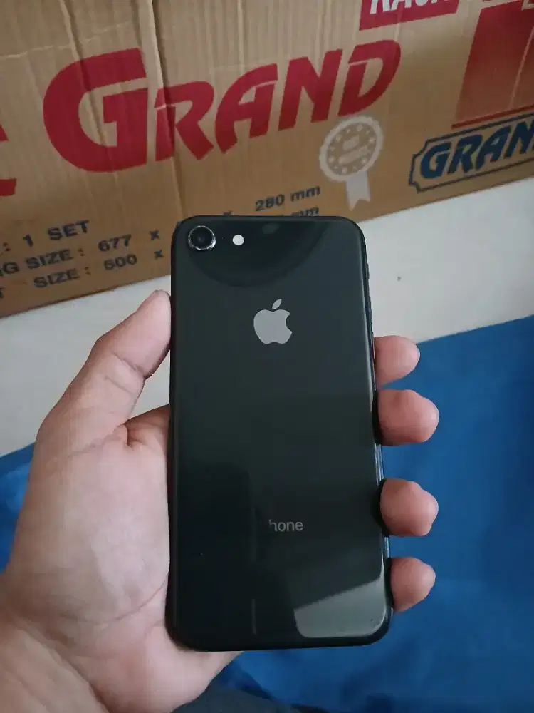 iPhone 8 64 all operator