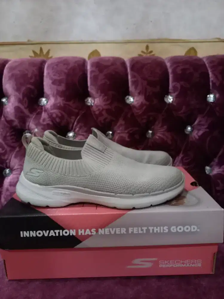 DIJUAL BU SKECHERS GOWALK 6