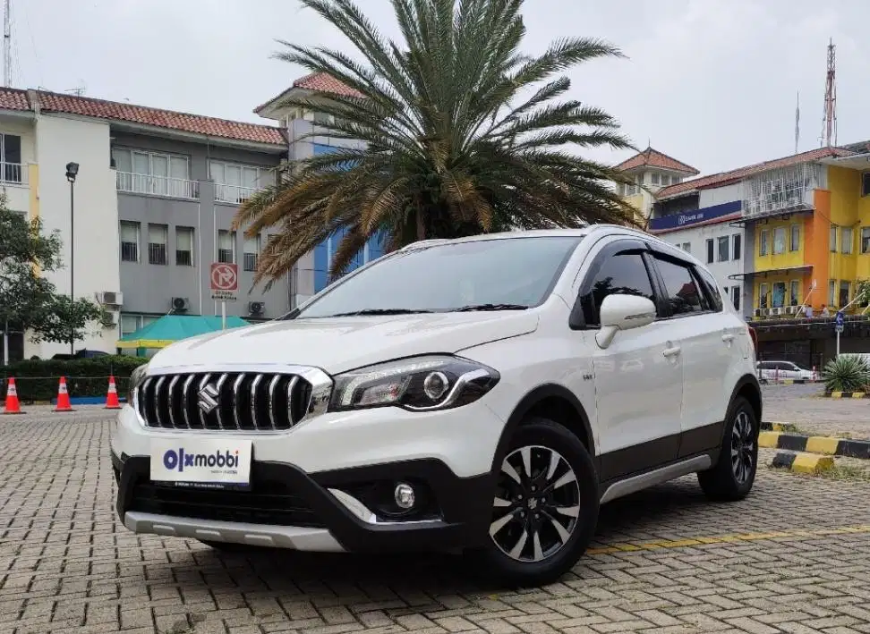 TDP 8,JT Suzuki SX4 1.5 S-Cross Bensin-AT Putih 2018
