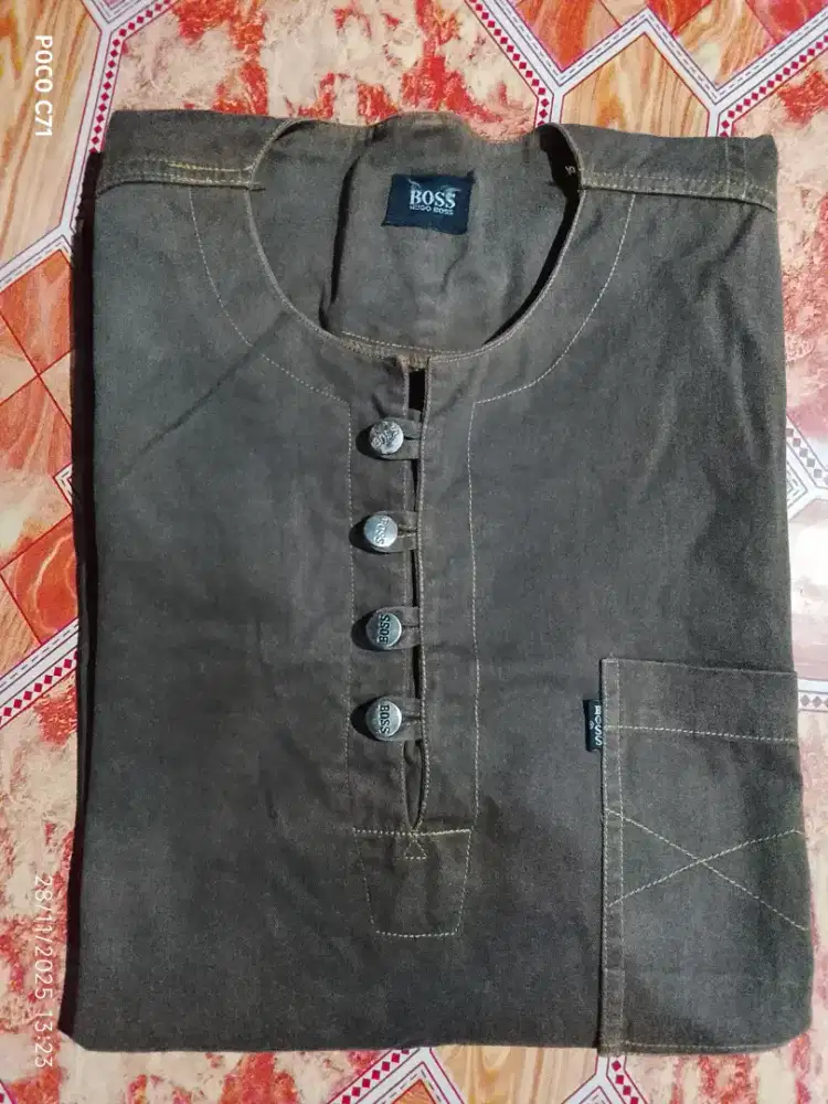 Baju pria dengan Merk Hugo Boss