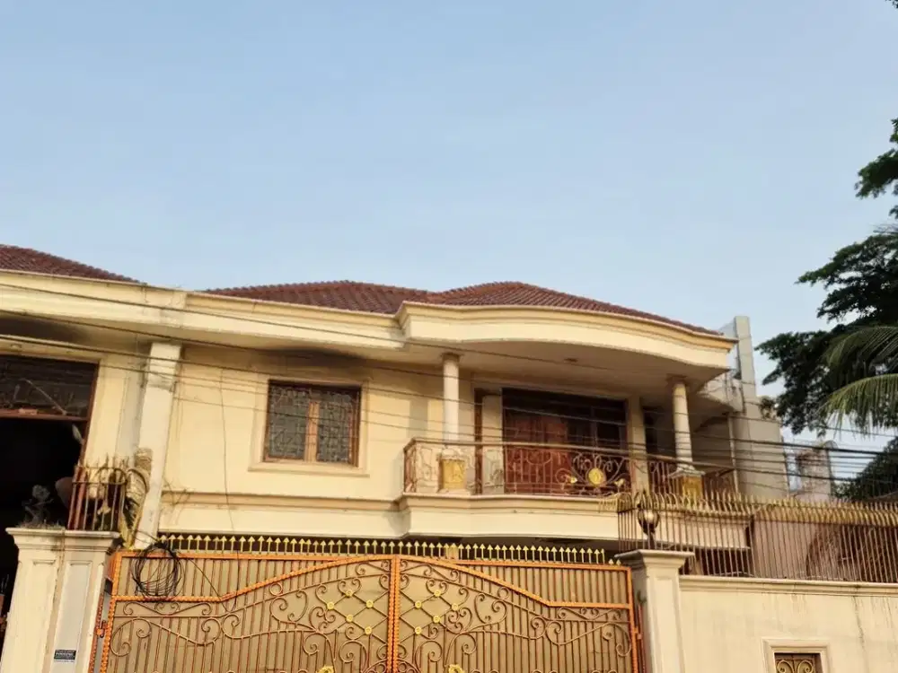 Rc Veteran Bintaro Rumah Cantik Dg Halaman Luas Jalan Lebar Dekat Labschool Bintaro