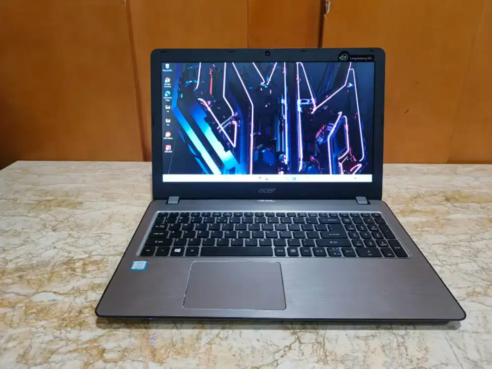 Acer F5 Core i7 8Gb Nvme 128gb hdd 1tb