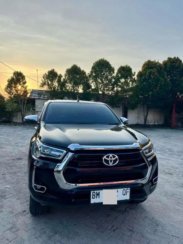 DIJUAL HILUX V 2022