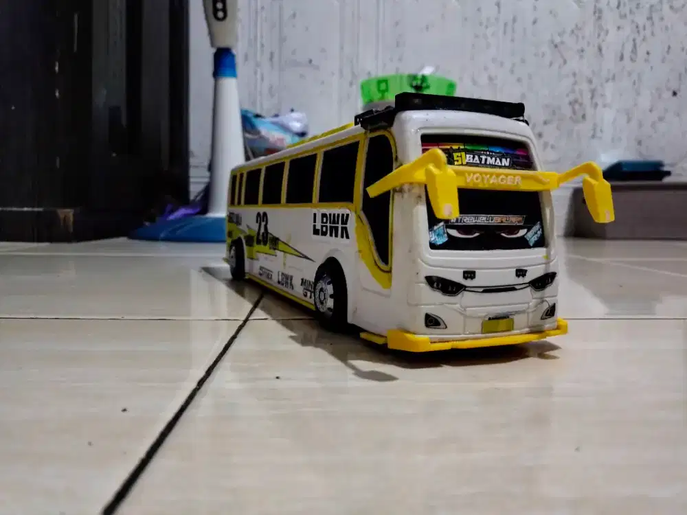 Miniatur Bis konsep LBWK