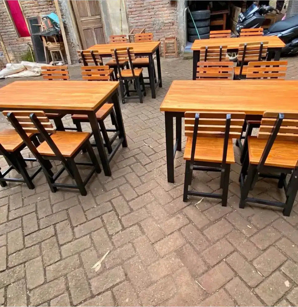 di juwal meja kursi lestoran 1 set