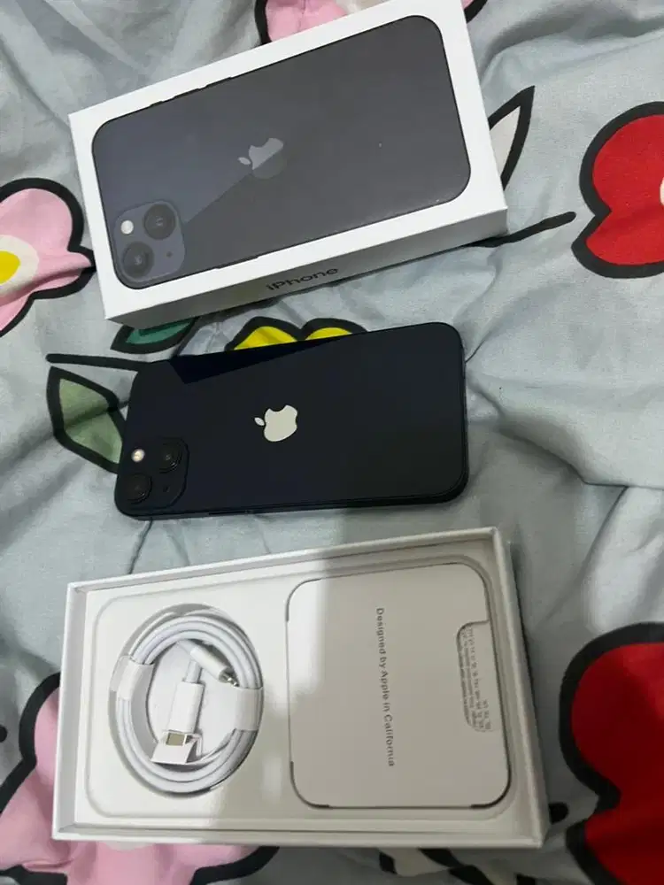 iphone 13 128gb  baru sesuai judul