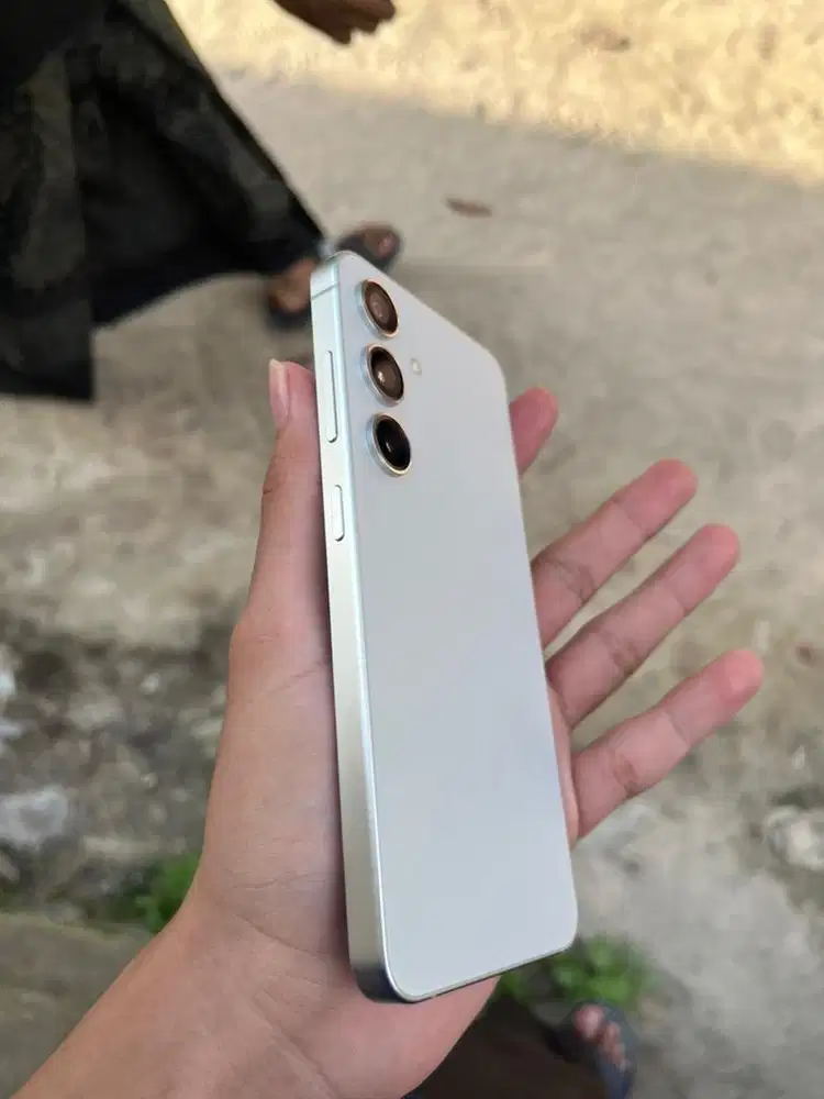 Samsung S24. RAM 8GB, Internal 256GB