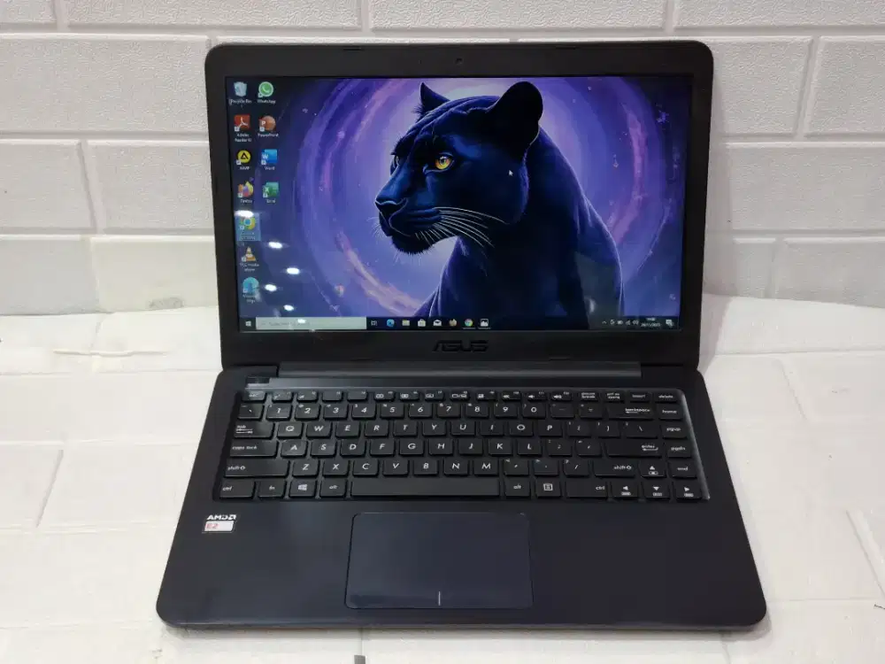 Laptop Asus Vivobook E14E402WA RAM 4GB/ HDD 500GB