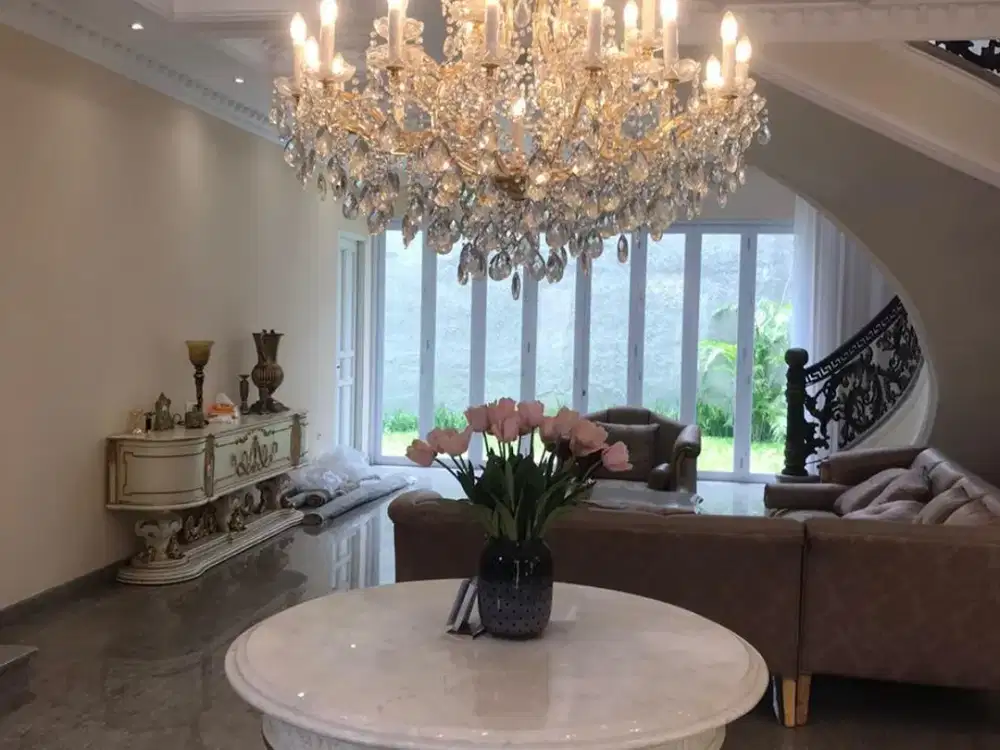 DIJUAL RUMAH MEWAH 2 LANTAI – LOKASI STRATEGIS AREA KEMANG