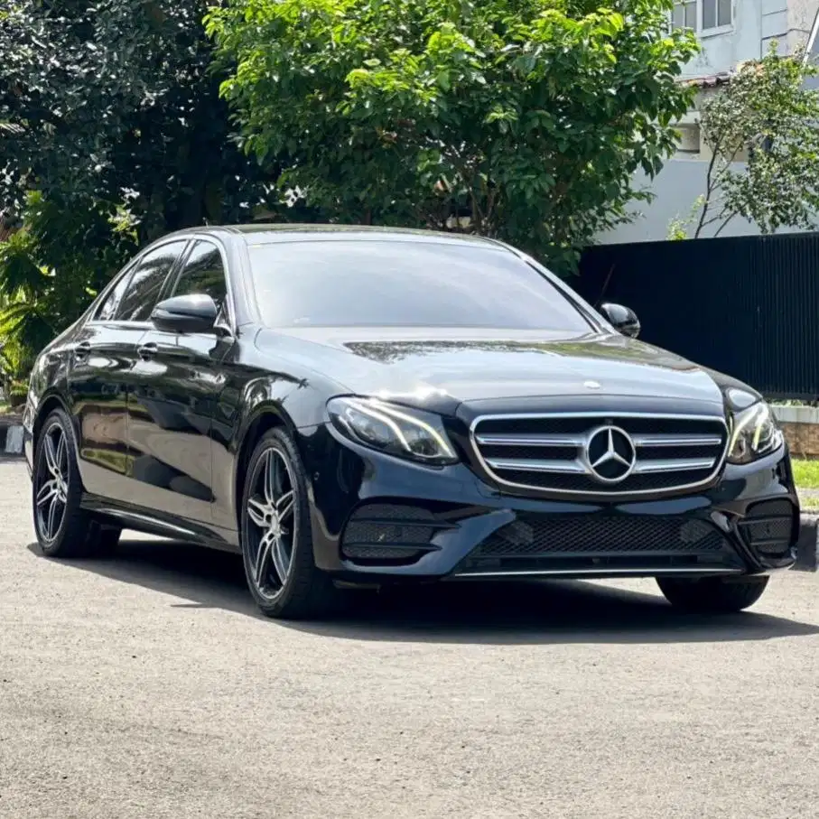 (CASH) Mercedes Benz E300 AMG W213 2017