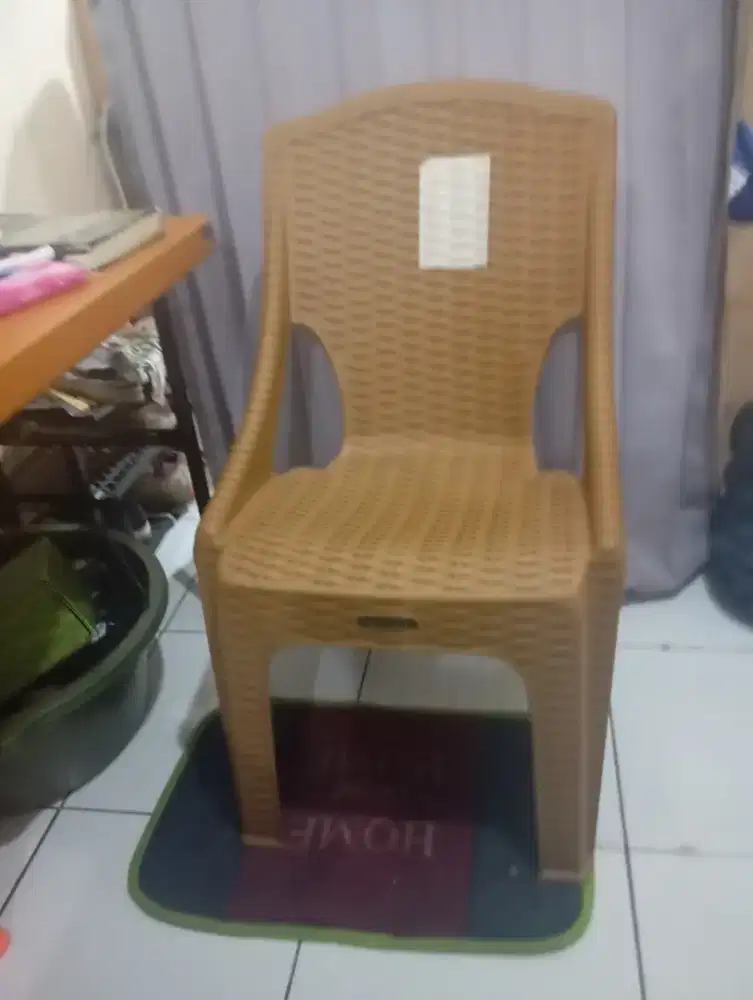 Kursi Sandar Plastik Motif Rotan