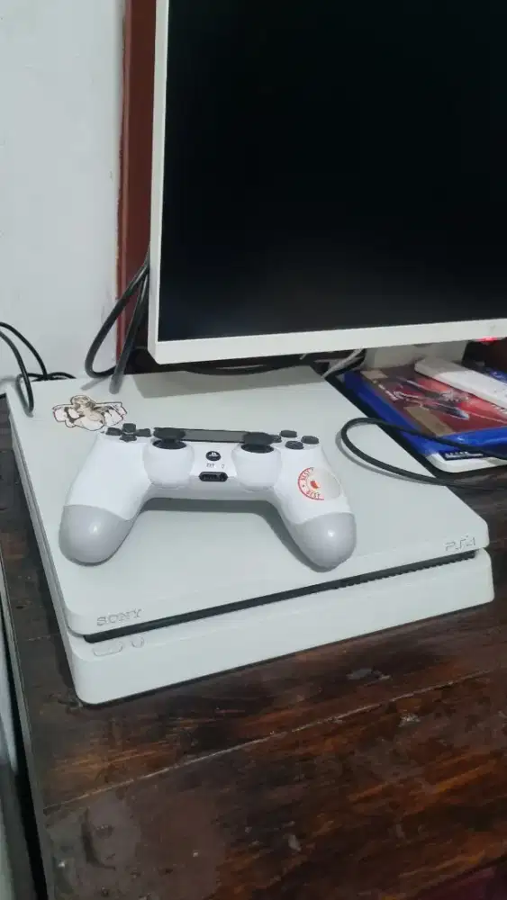 PS 4 PLAYSTATION 4 - PEMAKAIAN BARU 1 BULAN —  GRATIS BD SPIDERMAN ORI