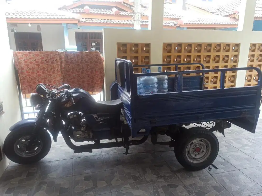 Kaisar Triseda (Viar)