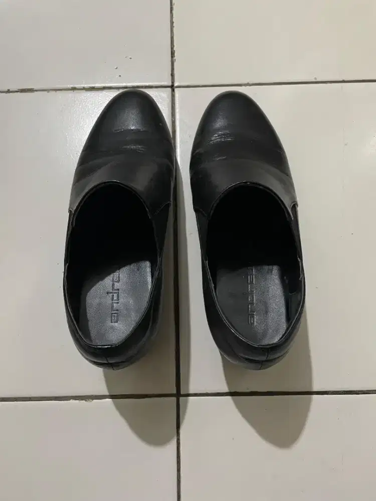 Sepatu heals endrew wanita