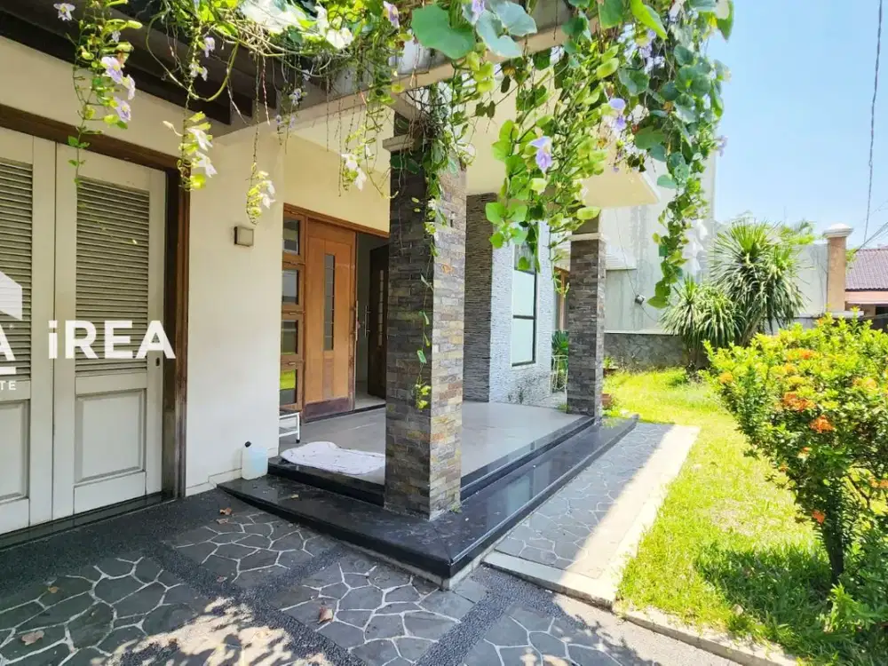 DIJUAL RUMAH MEWAH 2 LANTAI DI SOLO BARU DEKAT THE PARK MALL DAN PAKUWON MALL