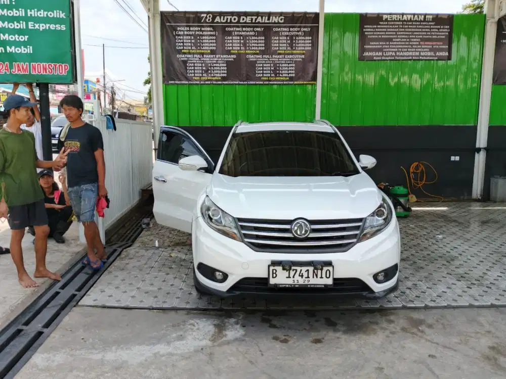 DFSK Glory 580 Luxury 2019 (seri tertinggi)