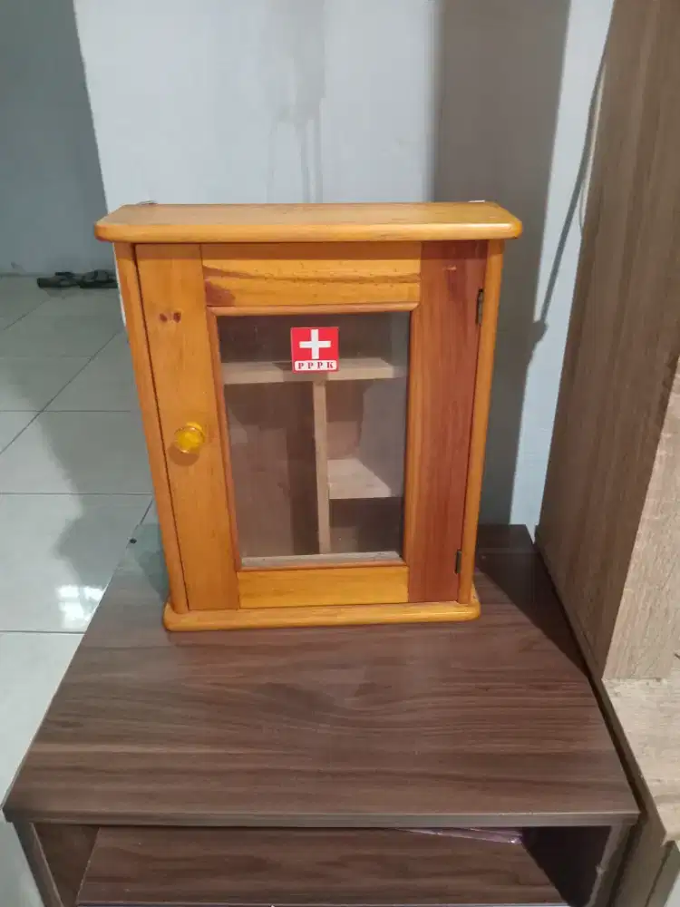 Kotak penyimpanan p3k