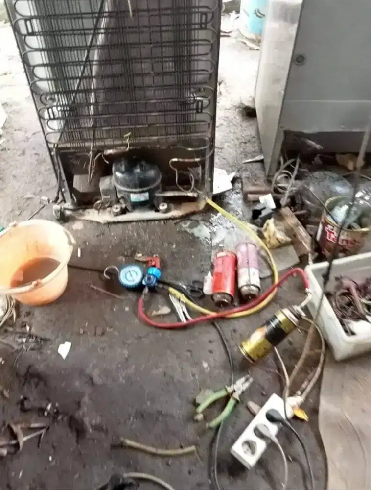 SERVIS AC MESIN CUCI KULKAS DLL