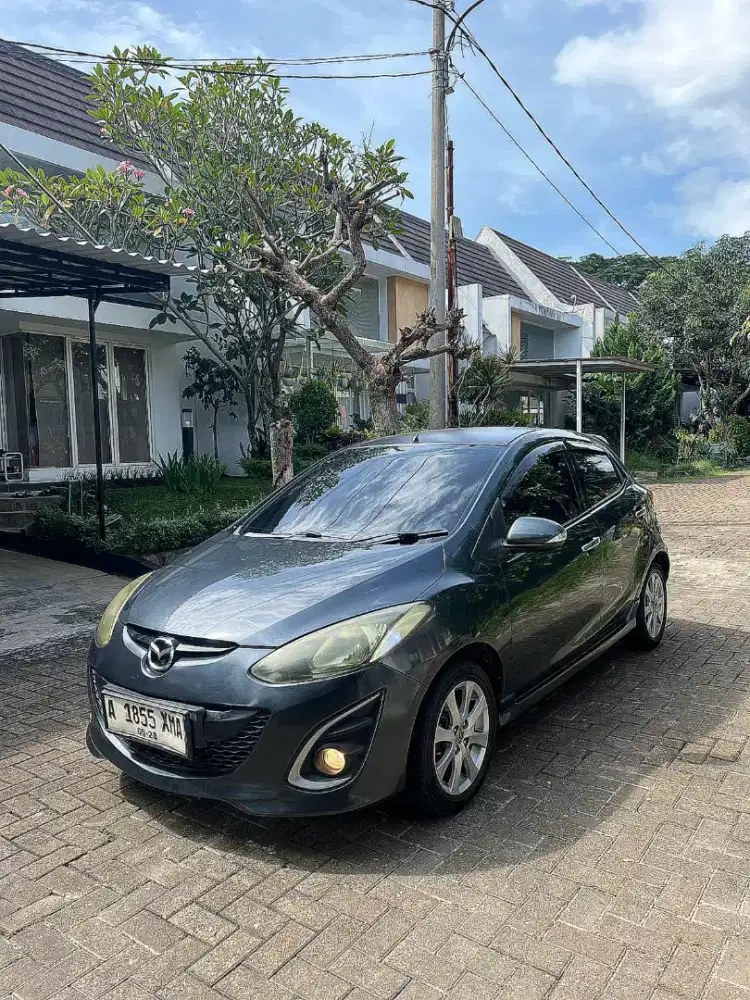 Jual Mazda V AT 2013/2014