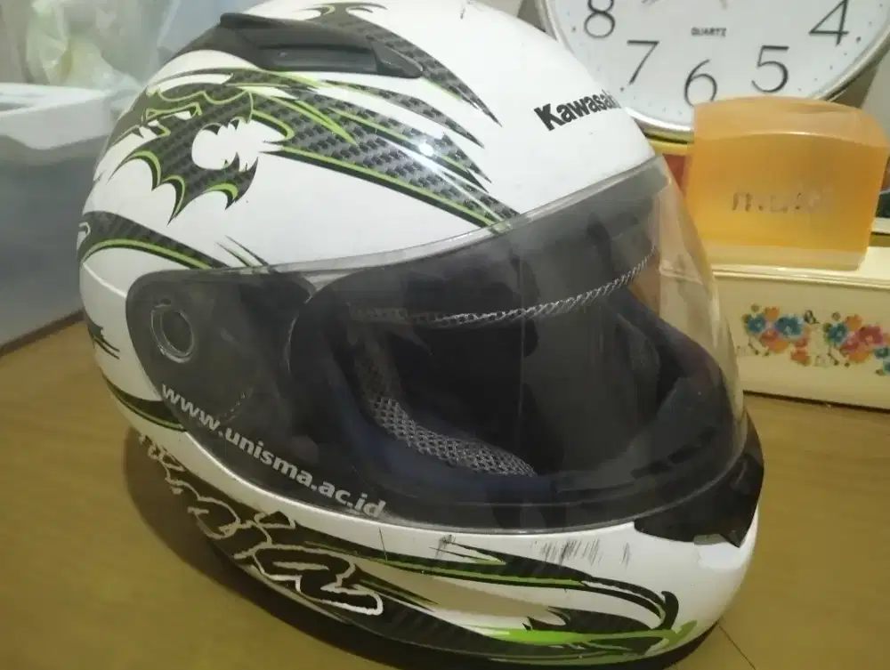 Helm Kawasaki ninja