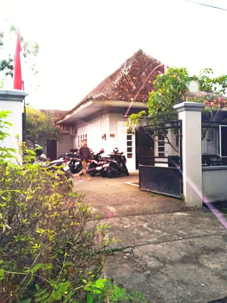 Disewakan1 rumah rekomed buat kantor