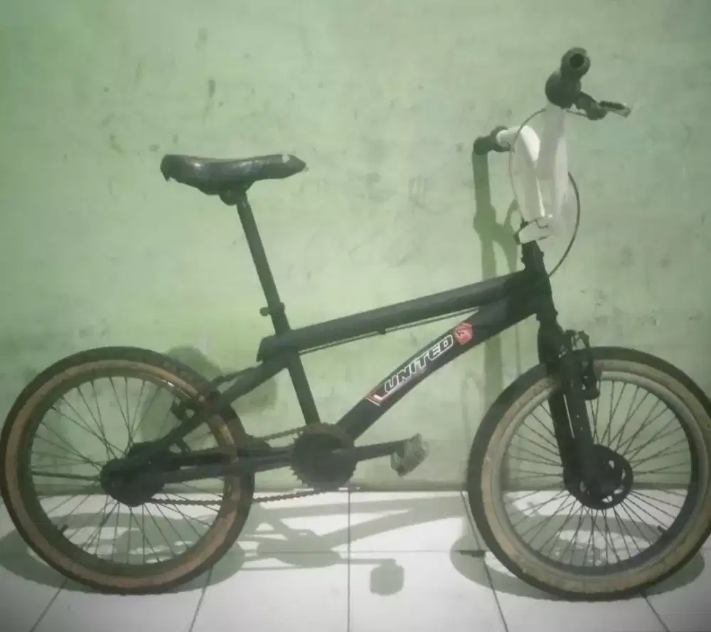 Sepeda BMX UK 20